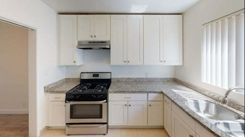 Floor plan for studio, 1 bath, 475 sqft